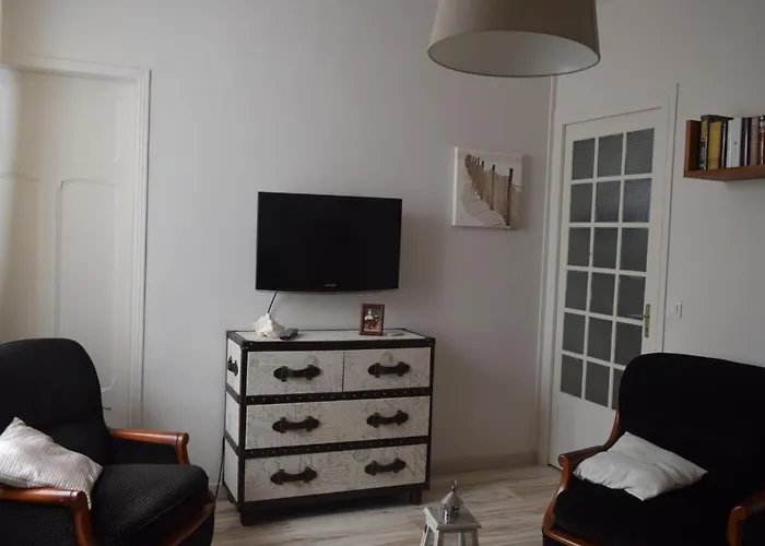 Prázdninový dům Maison 2 Etoiles Proche & Marche, Avec Jardin Et Terrasse, Ideale Pour Familles. - Fr-1-197-499