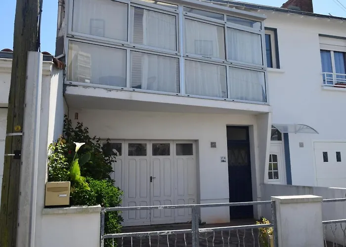 Prázdninový dům Maison 2 Etoiles Proche & Marche, Avec Jardin Et Terrasse, Ideale Pour Familles. - Fr-1-197-499 *